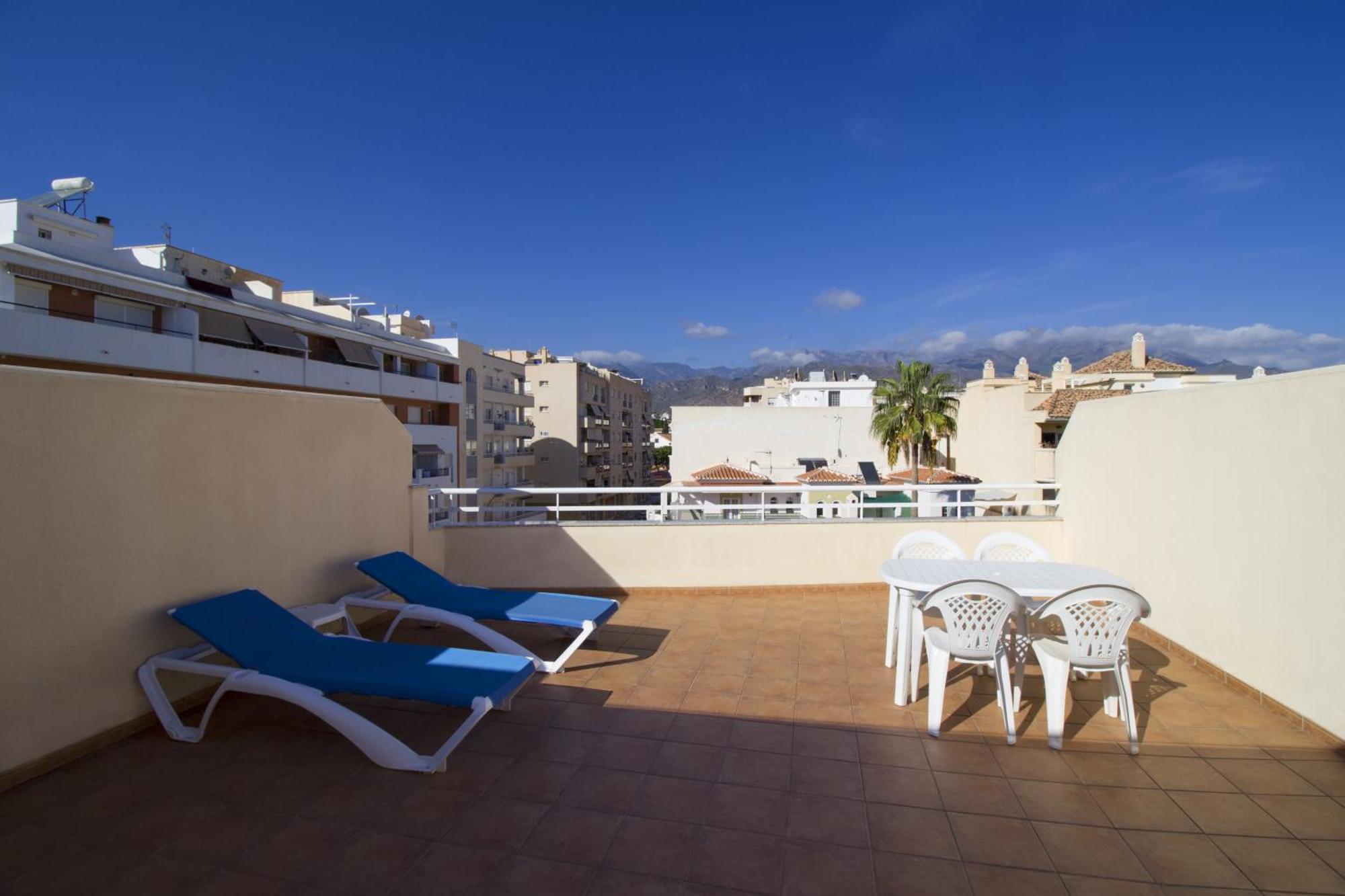 Apartamentos Turisticos Fercomar Nerja Bagian luar foto