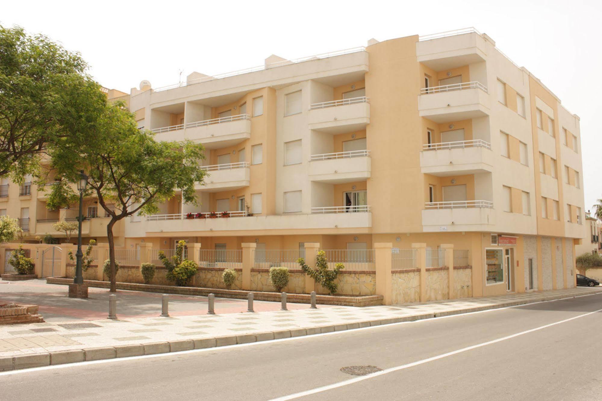 Apartamentos Turisticos Fercomar Nerja Bagian luar foto